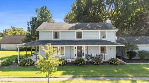 1205 Surfside Cir, Aurora, OH 44202