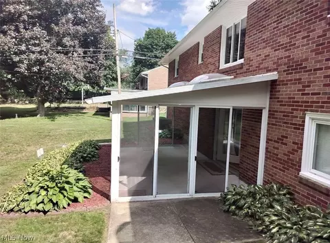 Exterior - 4825 Edinderry Dr NW, Canton, OH 44708 photo 3 of 3