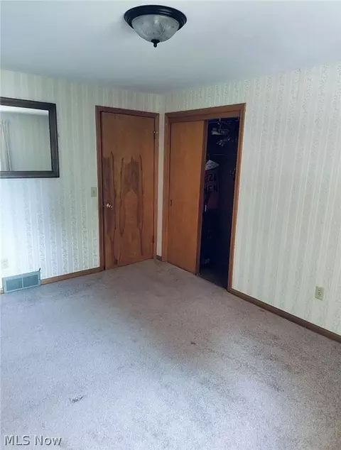 Bedroom - 4825 Edinderry Dr NW, Canton, OH 44708 photo 5 of 6