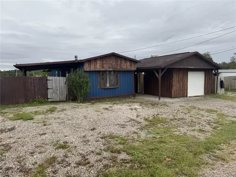 55 Thorn St, Parkersburg, WV 26101