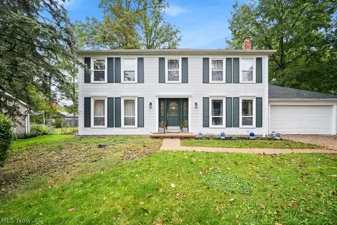 20710 Forestwood Dr, Strongsville, OH 44149