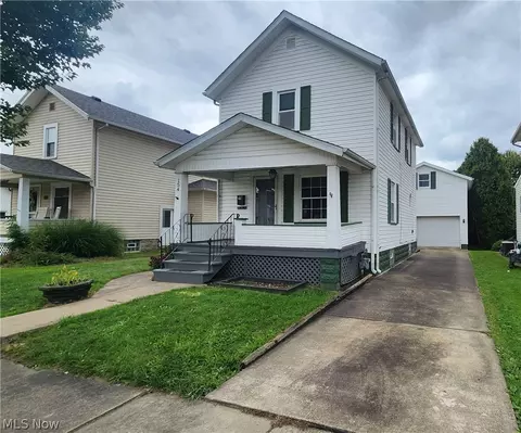 154 Moore Ave NW, New Philadelphia, OH 44663