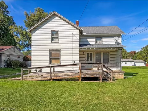 3852 Burkey Rd, Austintown, OH 44515