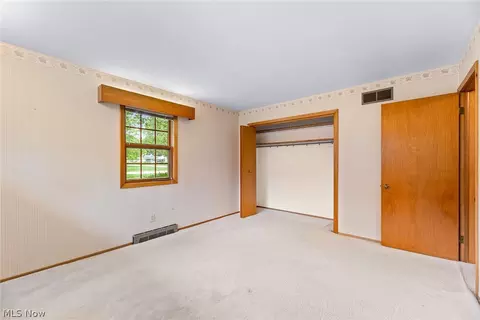 Bedroom - 101 Manning Dr, Berea, OH 44017 photo 7 of 12