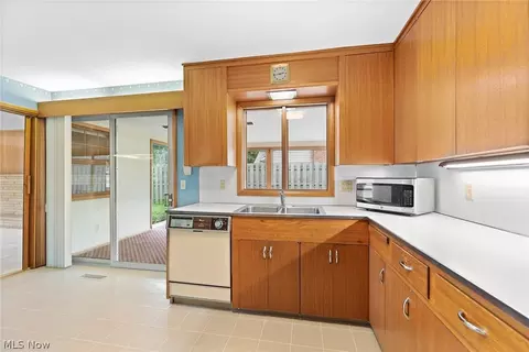 Kitchen - 101 Manning Dr, Berea, OH 44017 photo 5 of 5