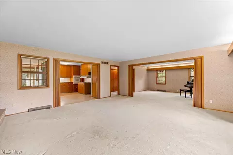 Living - 101 Manning Dr, Berea, OH 44017 photo 6 of 7
