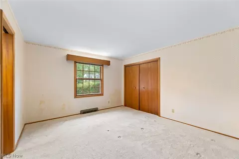 Bedroom - 101 Manning Dr, Berea, OH 44017 photo 2 of 12