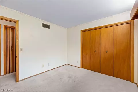 Bedroom - 101 Manning Dr, Berea, OH 44017 photo 10 of 12