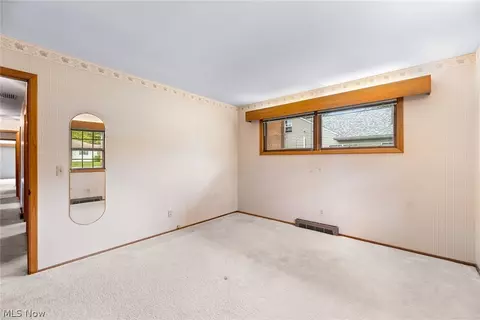 Bedroom - 101 Manning Dr, Berea, OH 44017 photo 8 of 12