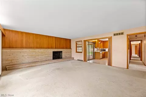 Living - 101 Manning Dr, Berea, OH 44017 photo 7 of 7