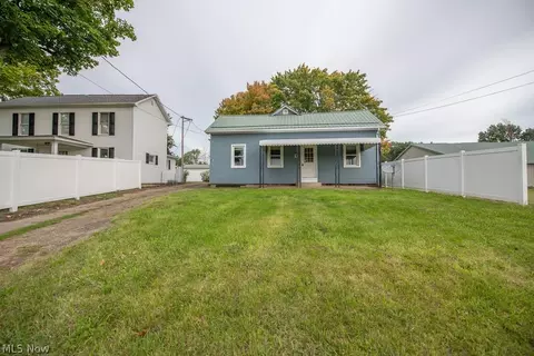 2468 Tabor Ridge Rd NE, New Philadelphia, OH 44663