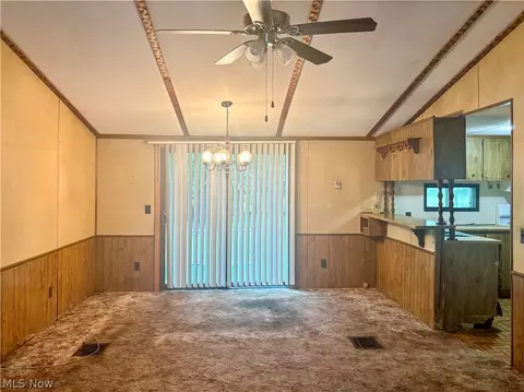 Living - 1879 Difford Dr, Niles, OH 44446 photo 1 of 4