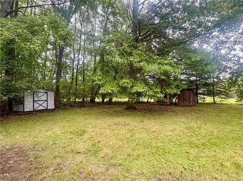Exterior - 1879 Difford Dr, Niles, OH 44446 photo 6 of 8