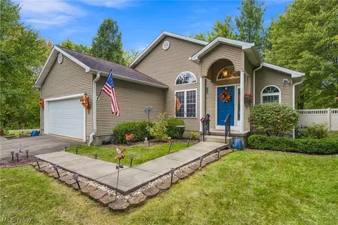 2445 Plum Creek Dr, Roaming Shores, OH 44084