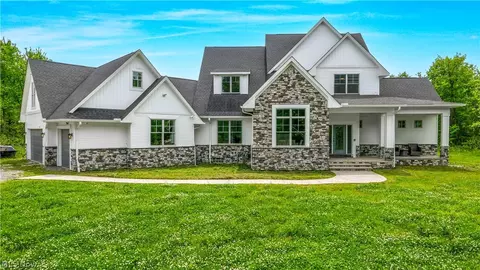 33553 Capel Rd, Columbia Station, OH 44028
