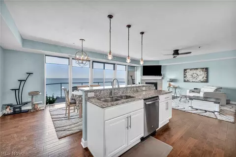 Kitchen - 9523 Larimar Dr, Willowick, OH 44095 photo 2 of 3