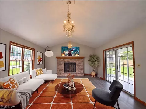 Living - 7708 Buchanan Dr, Boardman, OH 44512 photo 5 of 8