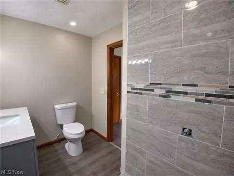Bath - 7708 Buchanan Dr, Boardman, OH 44512 photo 4 of 6