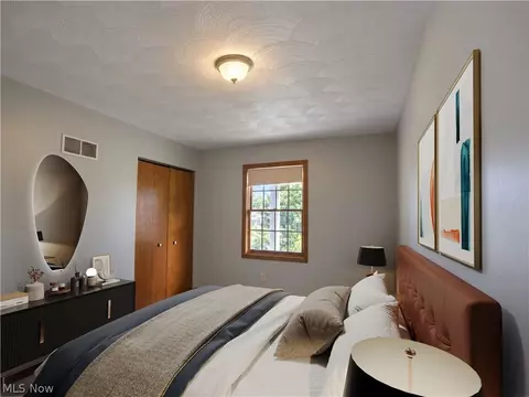 Bedroom - 7708 Buchanan Dr, Boardman, OH 44512 photo 8 of 10