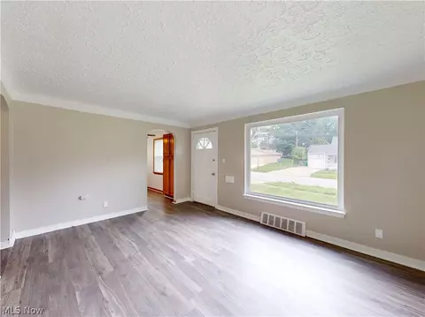 Living - 5353 Thomas St, Maple Heights, OH 44137 photo 1 of 4