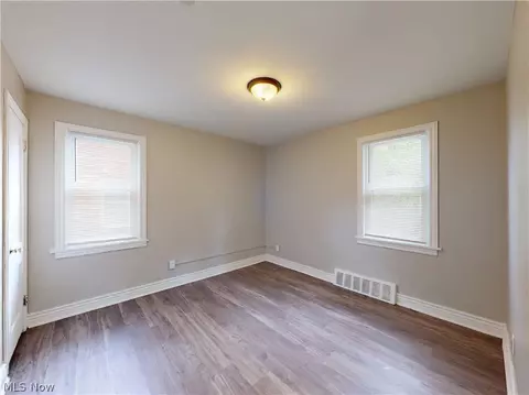 Bedroom - 5353 Thomas St, Maple Heights, OH 44137 photo 2 of 6