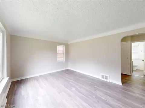 Living - 5353 Thomas St, Maple Heights, OH 44137 photo 2 of 4