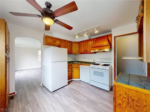Kitchen - 5353 Thomas St, Maple Heights, OH 44137 photo 2 of 3