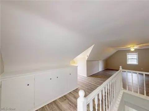 Entry Way - 5353 Thomas St, Maple Heights, OH 44137 photo 2 of 5