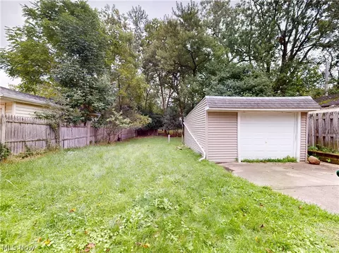 Exterior - 5353 Thomas St, Maple Heights, OH 44137 photo 3 of 3