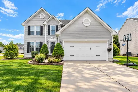 490 Cherrywood Ln, Painesville, OH 44077