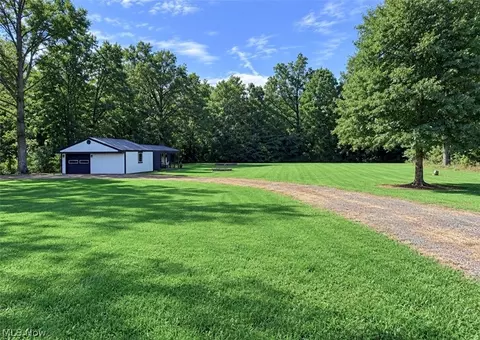3081 Phalanx Mills Herner Rd, Southington, OH 44470