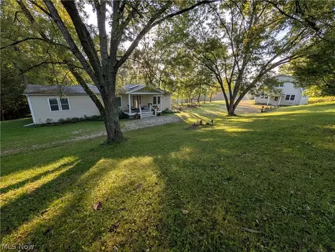 940 Perron Rd SE, Carrollton, OH 44615