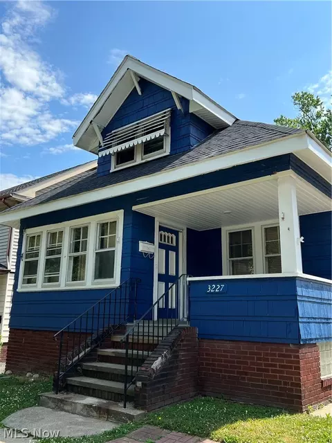 3227 W 114th St, Cleveland, OH 44111