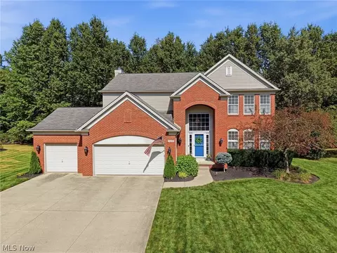 35098 Emory Dr, Avon, OH 44011