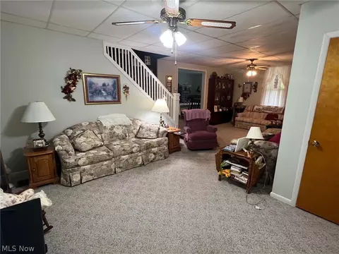Living - 901 N Chestnut St, Barnesville, OH 43713 photo 1 of 3