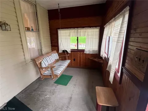 Exterior - 901 N Chestnut St, Barnesville, OH 43713 photo 2 of 5