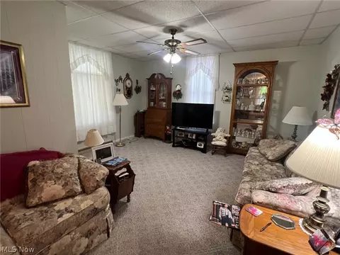 Living - 901 N Chestnut St, Barnesville, OH 43713 photo 3 of 3