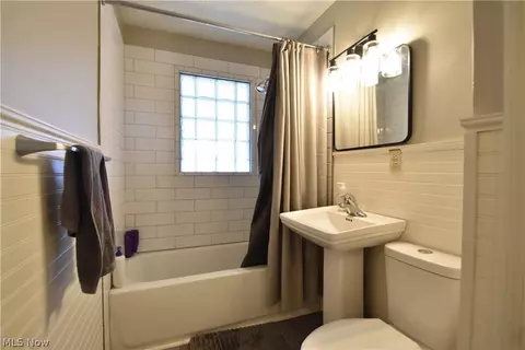 Bath - 616 Poland Ave, Struthers, OH 44471 photo 1 of 1