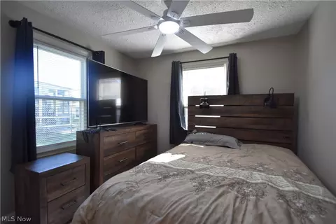 Bedroom - 616 Poland Ave, Struthers, OH 44471 photo 2 of 5