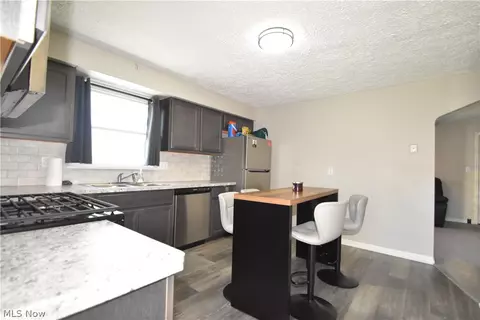 Kitchen - 616 Poland Ave, Struthers, OH 44471 photo 1 of 2