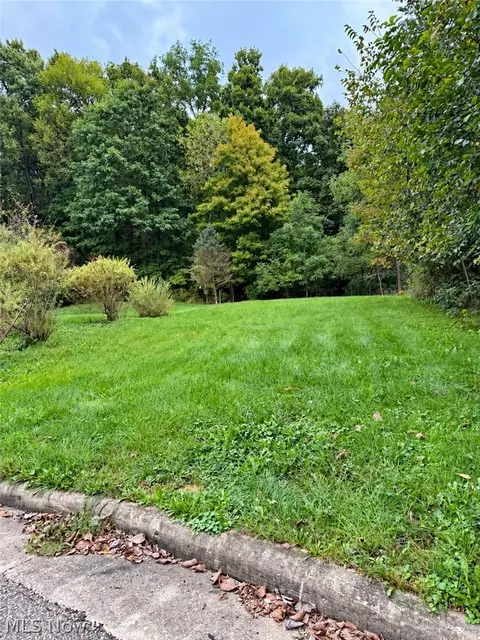 11275 Hickory Hollow Rd NW, Bolivar, OH 44612