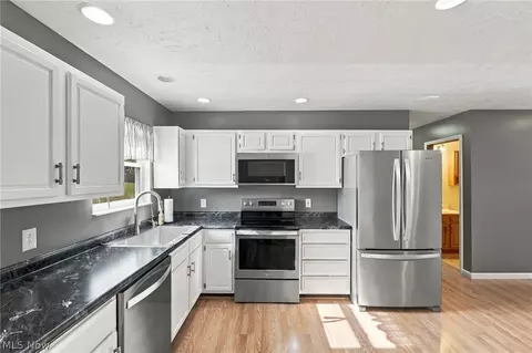 Kitchen - 2621 Ohio 245, Cable, OH 43009 photo 3 of 3
