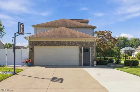 Exterior - 1332 Beechnut Dr, Akron, OH 44312 photo 3 of 9