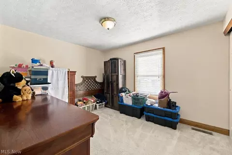 Bedroom - 1332 Beechnut Dr, Akron, OH 44312 photo 4 of 8