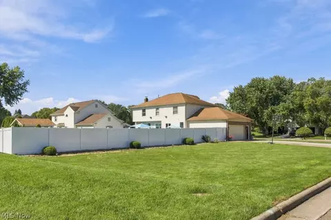 Exterior - 1332 Beechnut Dr, Akron, OH 44312 photo 4 of 9
