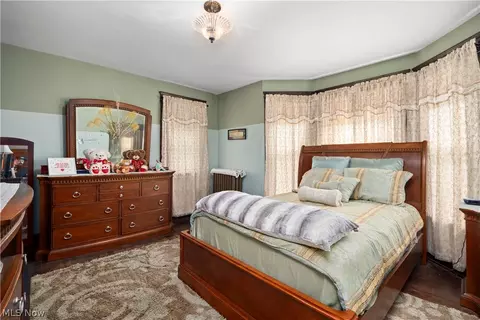 Bedroom - 1032 W 4th St, Lorain, OH 44052 photo 4 of 8