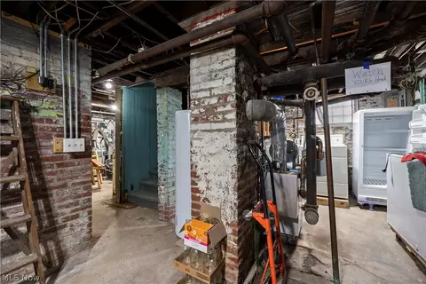 Entry Way - 1032 W 4th St, Lorain, OH 44052 photo 5 of 5