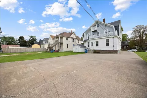 Exterior - 1032 W 4th St, Lorain, OH 44052 photo 5 of 8