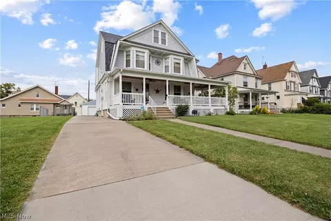 Exterior - 1032 W 4th St, Lorain, OH 44052 photo 1 of 8