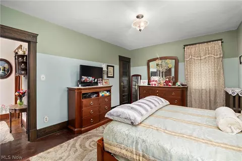 Bedroom - 1032 W 4th St, Lorain, OH 44052 photo 5 of 8